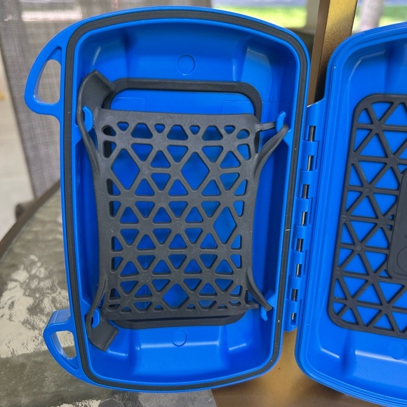 OtterBox Vibrant Blue Protective Case - Picture 7 of 7